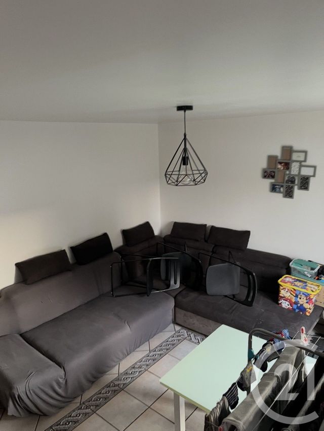 Appartement F3 à louer - 3 pièces - 55.0 m2 - OZOIR LA FERRIERE - 77 - ILE-DE-FRANCE - Century 21 Marques Calmettes