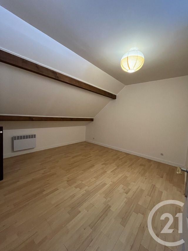 Appartement F3 à louer - 3 pièces - 55.0 m2 - OZOIR LA FERRIERE - 77 - ILE-DE-FRANCE - Century 21 Marques Calmettes