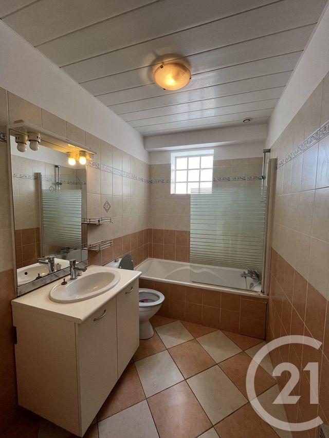 Appartement F3 à louer - 3 pièces - 55.0 m2 - OZOIR LA FERRIERE - 77 - ILE-DE-FRANCE - Century 21 Marques Calmettes