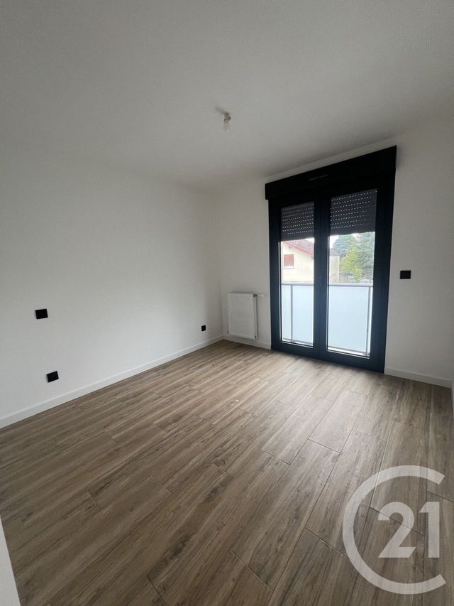 Appartement F3 à louer - 3 pièces - 67.0 m2 - PONTAULT COMBAULT - 77 - ILE-DE-FRANCE - Century 21 Marques Calmettes