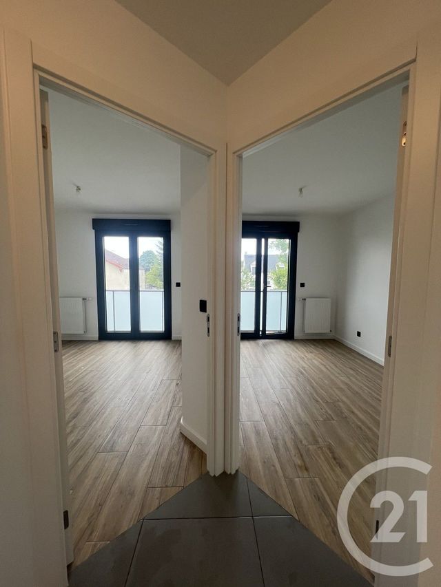 Appartement F3 à louer - 3 pièces - 67.0 m2 - PONTAULT COMBAULT - 77 - ILE-DE-FRANCE - Century 21 Marques Calmettes