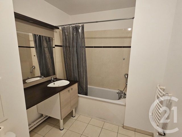 Appartement F2 à vendre - 2 pièces - 42.94 m2 - AUBERVILLIERS - 93 - ILE-DE-FRANCE - Century 21 Marques Calmettes