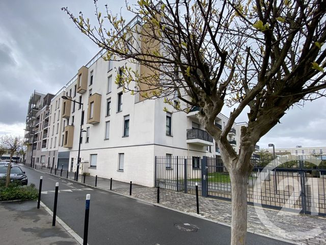 Appartement F2 à vendre - 2 pièces - 42.94 m2 - AUBERVILLIERS - 93 - ILE-DE-FRANCE - Century 21 Marques Calmettes