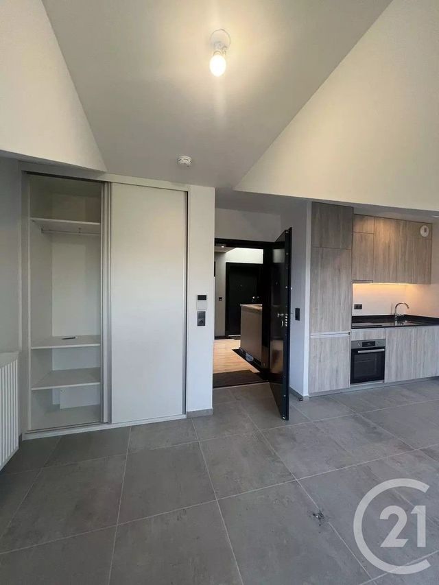 Appartement Studio à louer - 1 pièce - 30.0 m2 - PONTAULT COMBAULT - 77 - ILE-DE-FRANCE - Century 21 Marques Calmettes