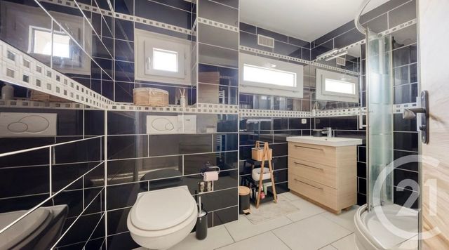 Appartement F3 à louer - 3 pièces - 57.0 m2 - OZOIR LA FERRIERE - 77 - ILE-DE-FRANCE - Century 21 Marques Calmettes