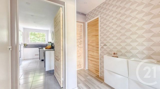 Appartement F3 à louer - 3 pièces - 57.0 m2 - OZOIR LA FERRIERE - 77 - ILE-DE-FRANCE - Century 21 Marques Calmettes