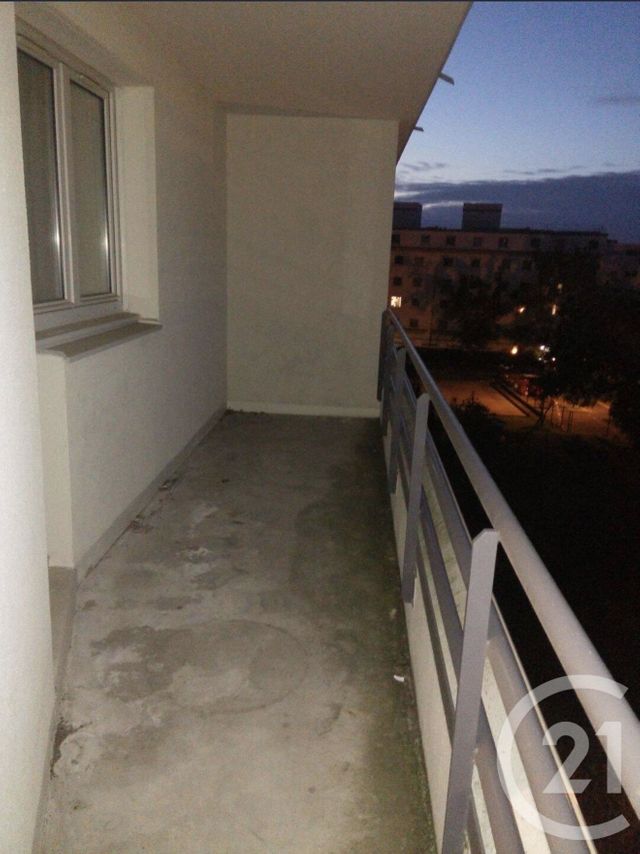 Appartement F2 à louer - 2 pièces - 52.0 m2 - CHAMPS SUR MARNE - 77 - ILE-DE-FRANCE - Century 21 Marques Calmettes