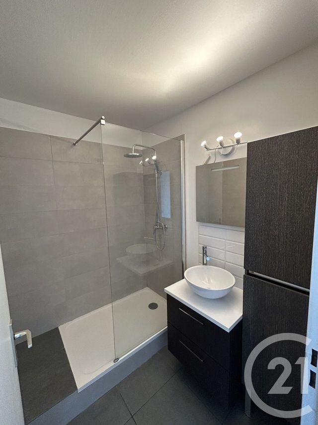 Appartement F2 à louer - 2 pièces - 52.0 m2 - CHAMPS SUR MARNE - 77 - ILE-DE-FRANCE - Century 21 Marques Calmettes