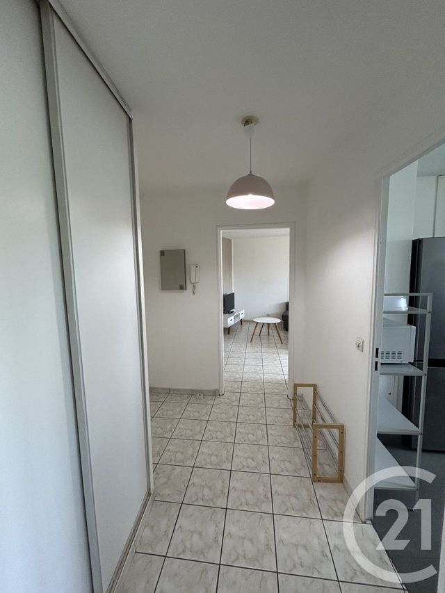 Appartement F2 à louer - 2 pièces - 52.0 m2 - CHAMPS SUR MARNE - 77 - ILE-DE-FRANCE - Century 21 Marques Calmettes
