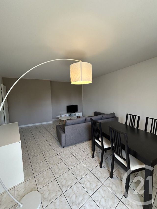 Appartement F2 à louer - 2 pièces - 52.0 m2 - CHAMPS SUR MARNE - 77 - ILE-DE-FRANCE - Century 21 Marques Calmettes