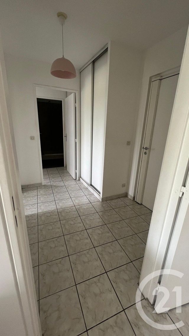 Appartement F2 à louer - 2 pièces - 52.0 m2 - CHAMPS SUR MARNE - 77 - ILE-DE-FRANCE - Century 21 Marques Calmettes