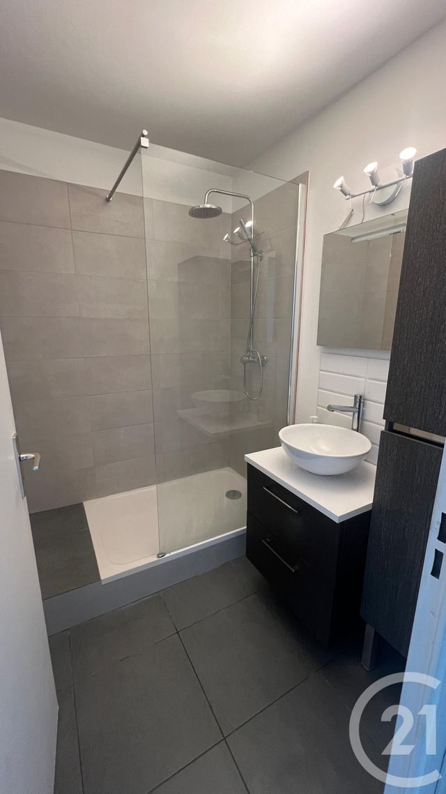 Appartement F2 à louer - 2 pièces - 52.0 m2 - CHAMPS SUR MARNE - 77 - ILE-DE-FRANCE - Century 21 Marques Calmettes