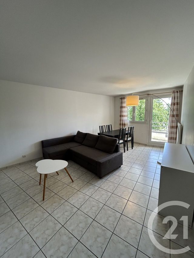 Appartement F2 à louer - 2 pièces - 52.0 m2 - CHAMPS SUR MARNE - 77 - ILE-DE-FRANCE - Century 21 Marques Calmettes