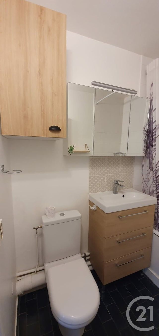 Appartement F1 bis à louer - 2 pièces - 30.0 m2 - ST MAURICE - 94 - ILE-DE-FRANCE - Century 21 Marques Calmettes