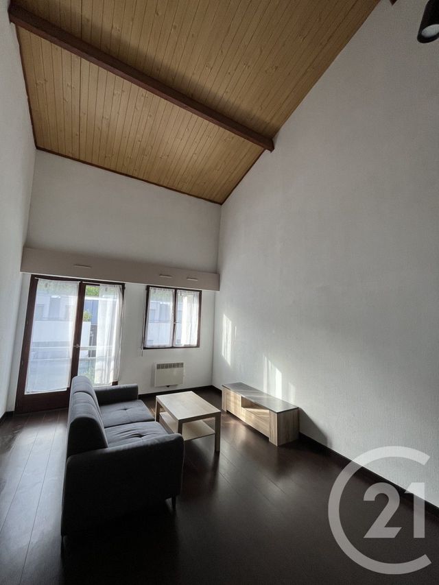 Appartement F2 à louer - 2 pièces - 48.42 m2 - PONTAULT COMBAULT - 77 - ILE-DE-FRANCE - Century 21 Marques Calmettes