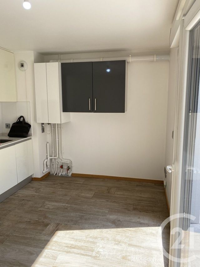 Appartement F1 à louer - 1 pièce - 22.0 m2 - LIVRY GARGAN - 93 - ILE-DE-FRANCE - Century 21 Marques Calmettes