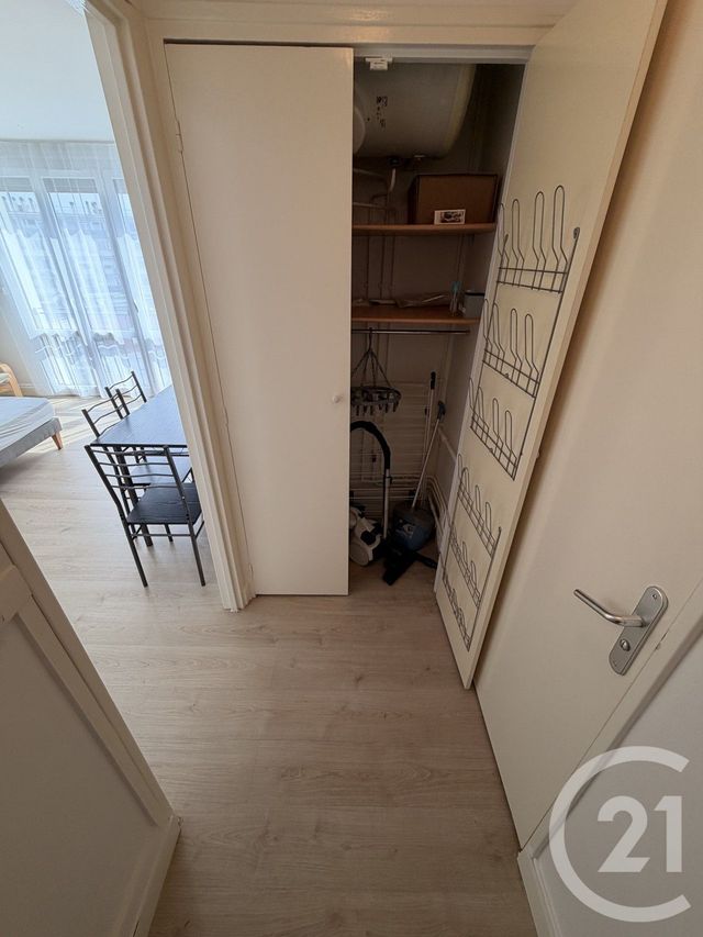Appartement Studio à louer - 1 pièce - 32.0 m2 - ST MAUR DES FOSSES - 94 - ILE-DE-FRANCE - Century 21 Marques Calmettes