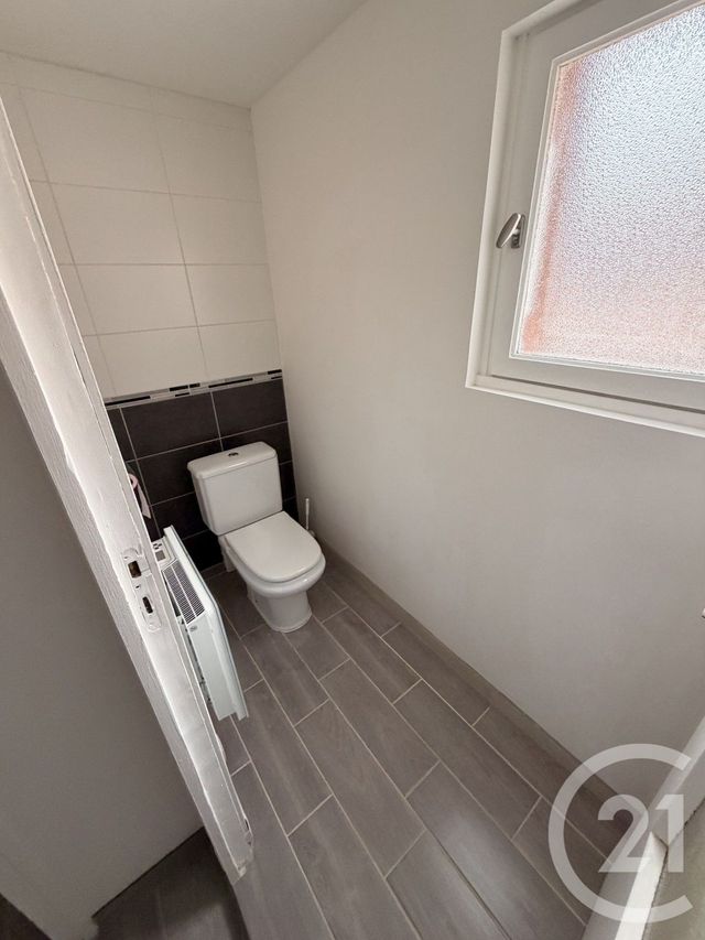 Appartement Duplex à louer - 3 pièces - 85.0 m2 - OZOIR LA FERRIERE - 77 - ILE-DE-FRANCE - Century 21 Marques Calmettes