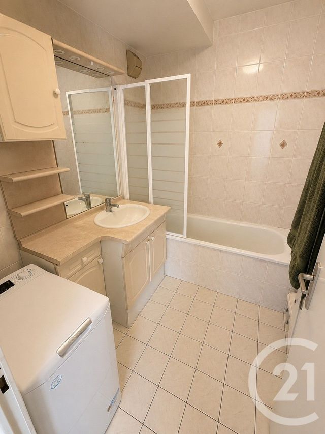 Appartement F3 à louer - 3 pièces - 69.0 m2 - ERMONT - 95 - ILE-DE-FRANCE - Century 21 Marques Calmettes
