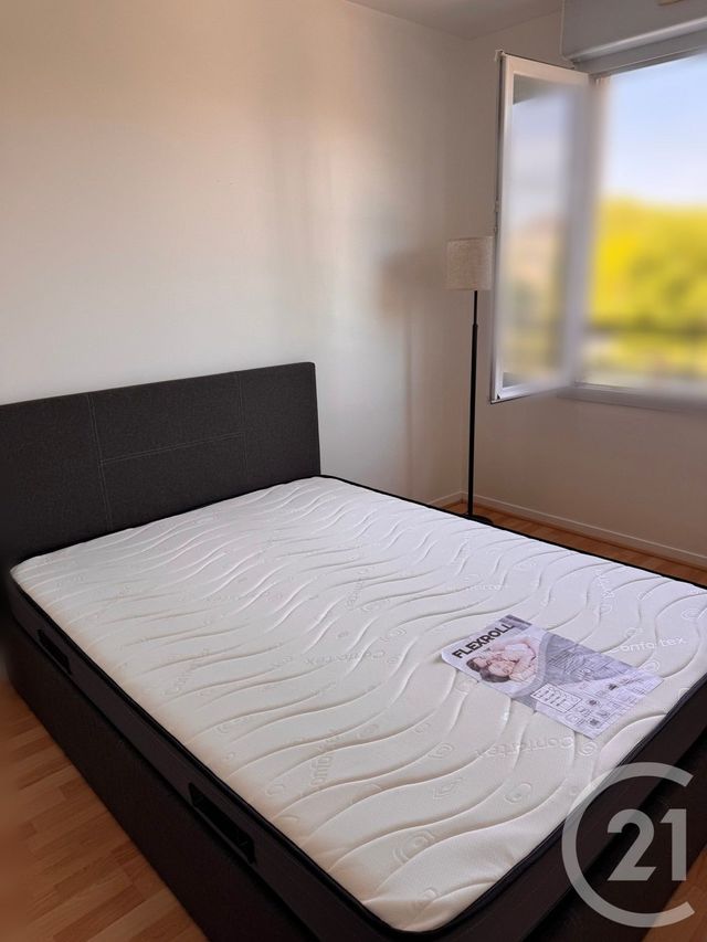 Appartement F2 à louer - 2 pièces - 39.0 m2 - BUSSY ST GEORGES - 77 - ILE-DE-FRANCE - Century 21 Marques Calmettes