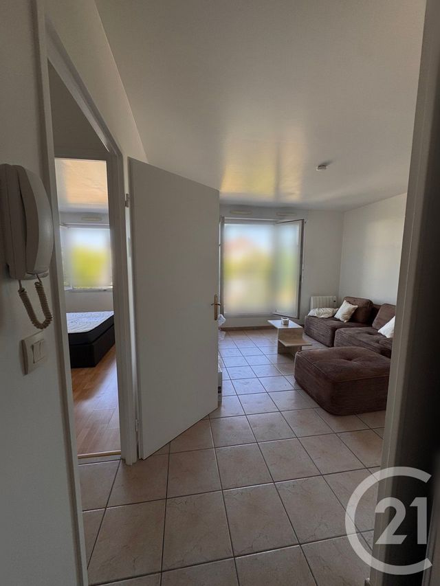 Appartement F2 à louer - 2 pièces - 39.0 m2 - BUSSY ST GEORGES - 77 - ILE-DE-FRANCE - Century 21 Marques Calmettes