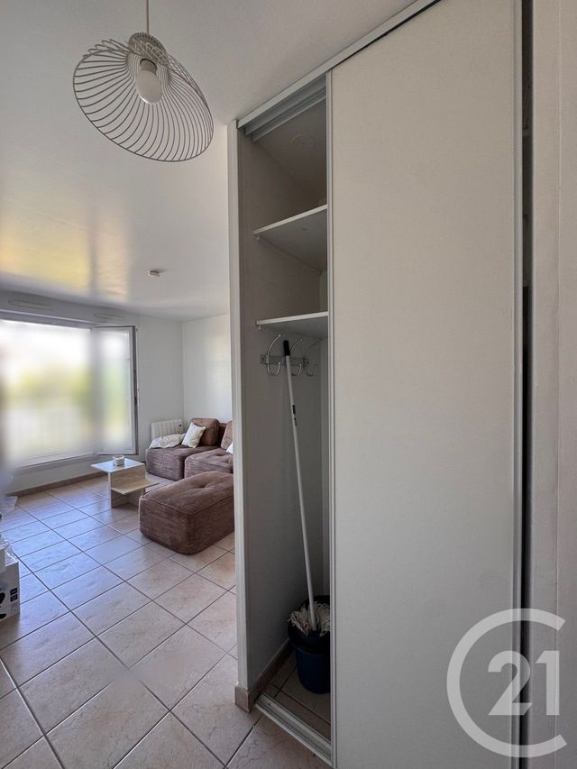 Appartement F2 à louer - 2 pièces - 39.0 m2 - BUSSY ST GEORGES - 77 - ILE-DE-FRANCE - Century 21 Marques Calmettes