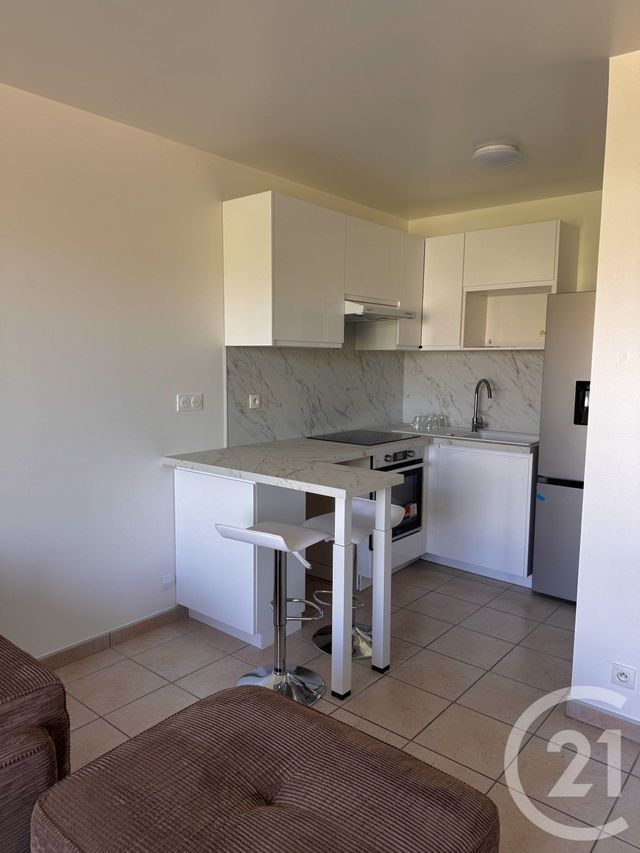 Appartement F2 à louer - 2 pièces - 39.0 m2 - BUSSY ST GEORGES - 77 - ILE-DE-FRANCE - Century 21 Marques Calmettes