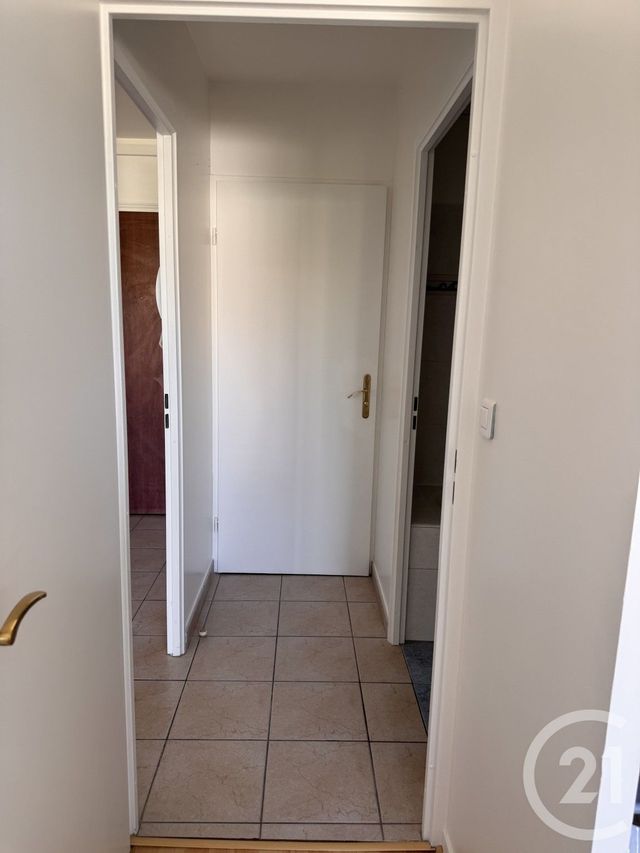 Appartement F2 à louer - 2 pièces - 39.0 m2 - BUSSY ST GEORGES - 77 - ILE-DE-FRANCE - Century 21 Marques Calmettes