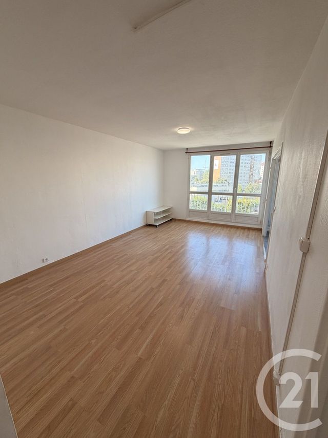 Appartement F1 à louer - 1 pièce - 25.0 m2 - GARGES LES GONESSE - 95 - ILE-DE-FRANCE - Century 21 Marques Calmettes