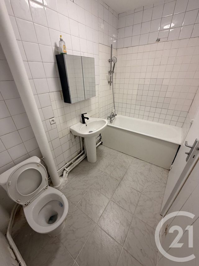 Appartement F1 à louer - 1 pièce - 25.0 m2 - GARGES LES GONESSE - 95 - ILE-DE-FRANCE - Century 21 Marques Calmettes