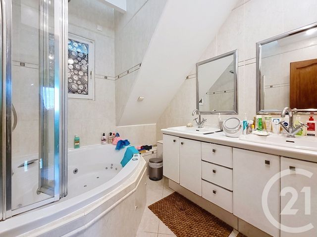 maison à vendre - 5 pièces - 139.49 m2 - OZOIR LA FERRIERE - 77 - ILE-DE-FRANCE - Century 21 Marques Calmettes
