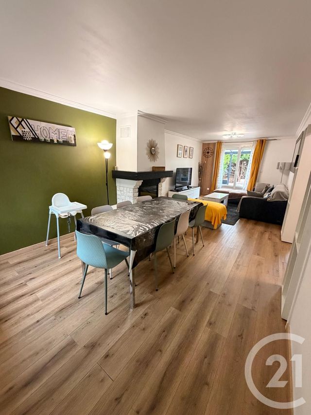 maison à louer - 4 pièces - 97.0 m2 - PONTAULT COMBAULT - 77 - ILE-DE-FRANCE - Century 21 Marques Calmettes