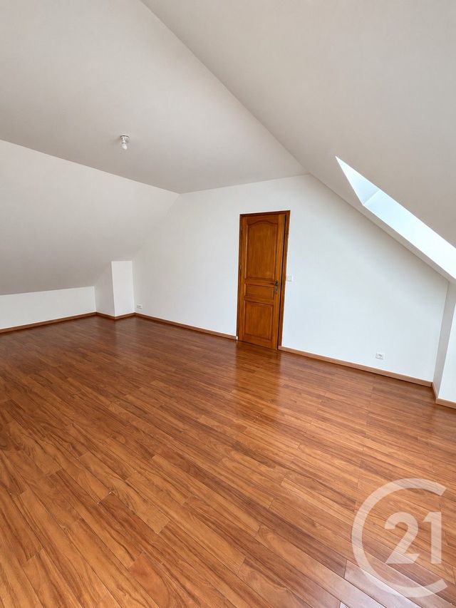 Appartement Duplex à louer - 3 pièces - 76.0 m2 - MANDRES LES ROSES - 94 - ILE-DE-FRANCE - Century 21 Marques Calmettes