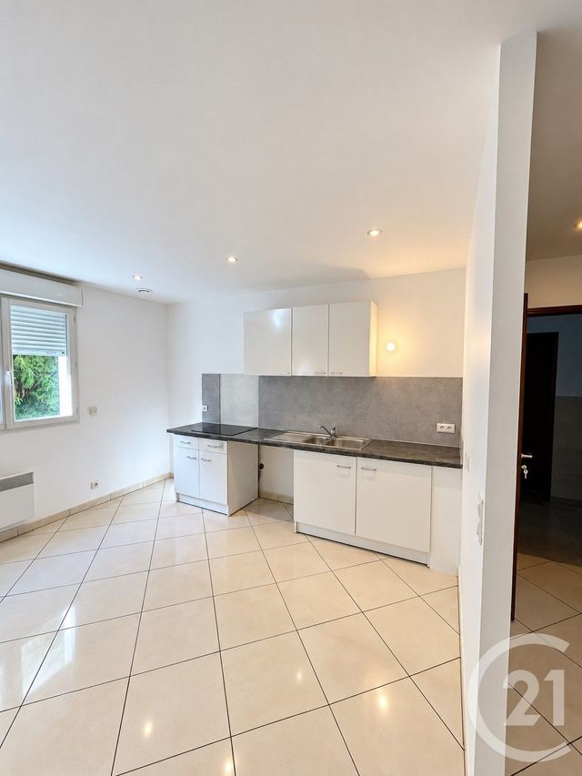 Appartement Duplex à louer - 3 pièces - 76.0 m2 - MANDRES LES ROSES - 94 - ILE-DE-FRANCE - Century 21 Marques Calmettes
