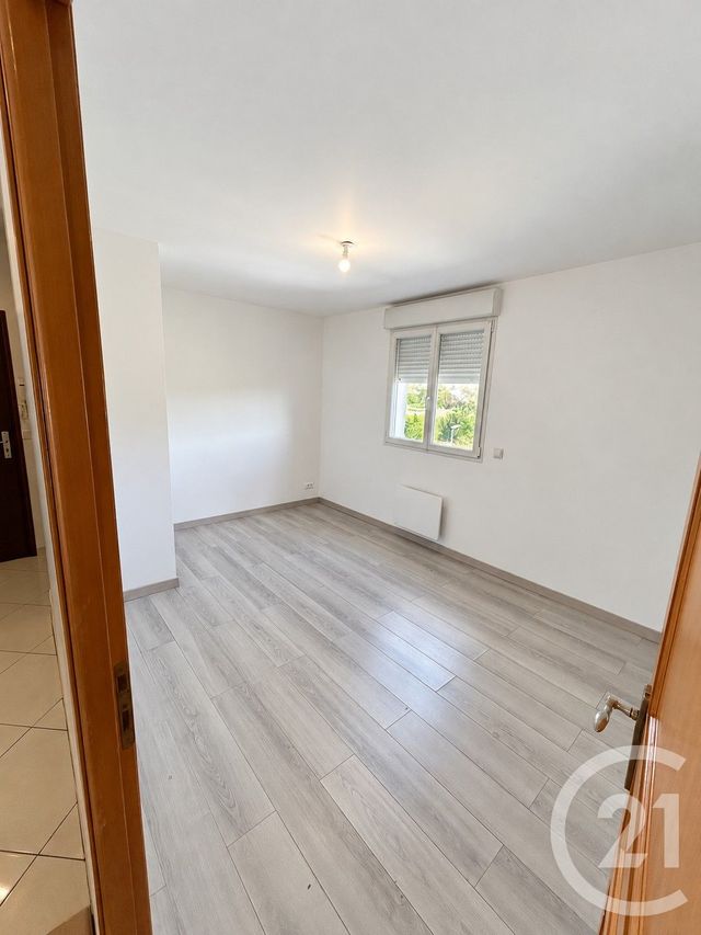 Appartement Duplex à louer - 3 pièces - 76.0 m2 - MANDRES LES ROSES - 94 - ILE-DE-FRANCE - Century 21 Marques Calmettes
