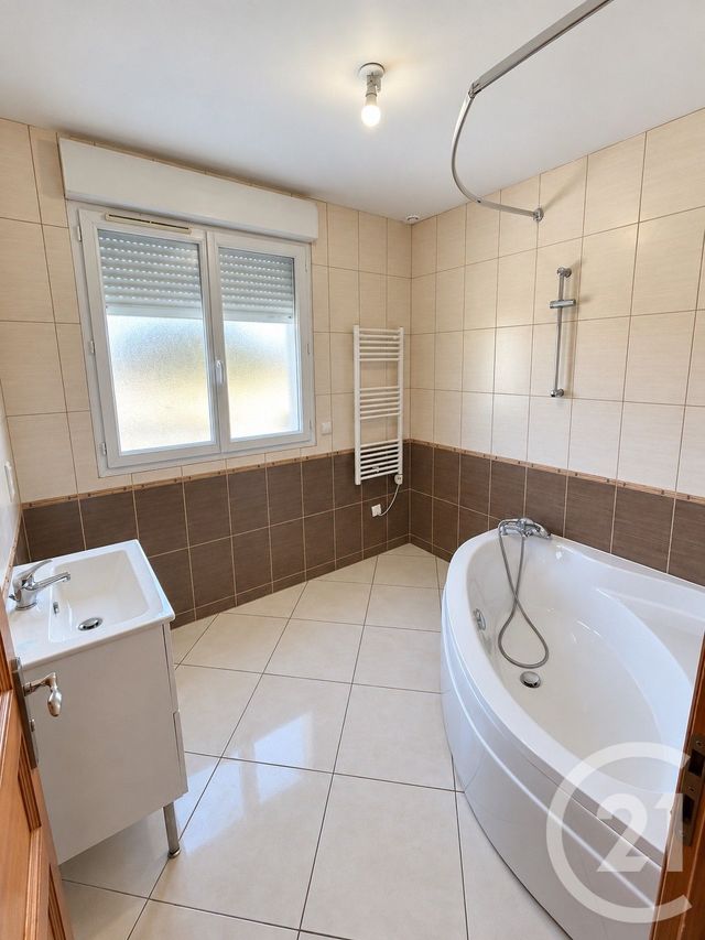 Appartement Duplex à louer - 3 pièces - 76.0 m2 - MANDRES LES ROSES - 94 - ILE-DE-FRANCE - Century 21 Marques Calmettes