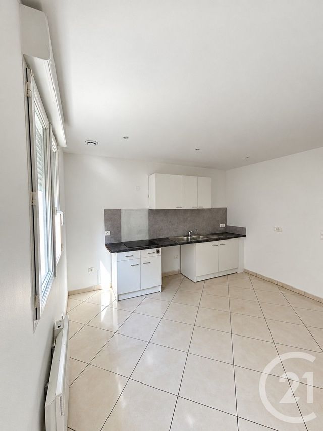 Appartement Duplex à louer - 3 pièces - 76.0 m2 - MANDRES LES ROSES - 94 - ILE-DE-FRANCE - Century 21 Marques Calmettes