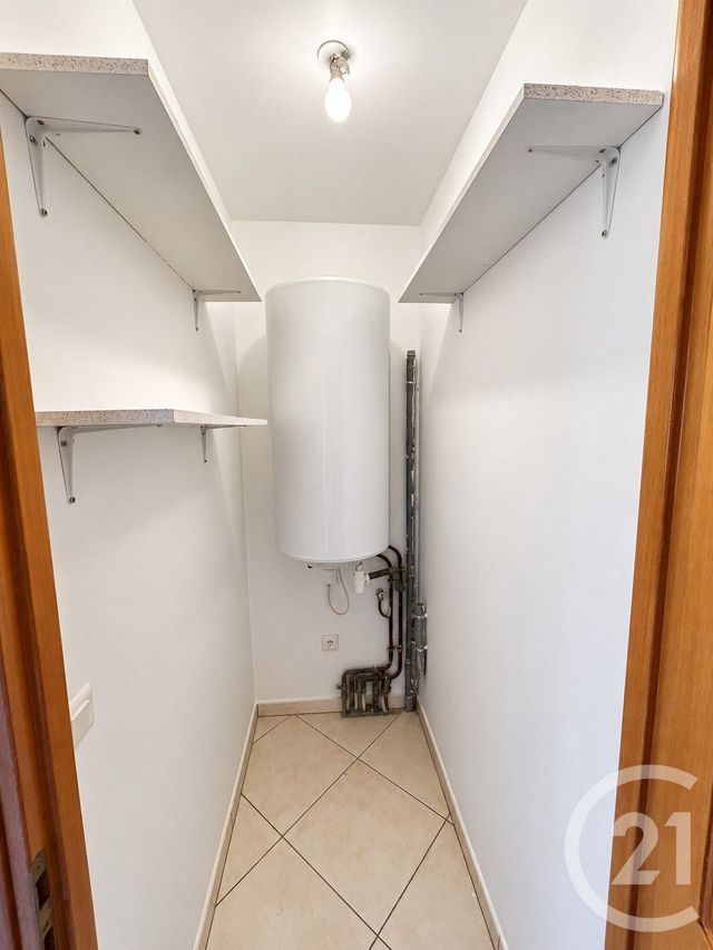 Appartement Duplex à louer - 3 pièces - 76.0 m2 - MANDRES LES ROSES - 94 - ILE-DE-FRANCE - Century 21 Marques Calmettes