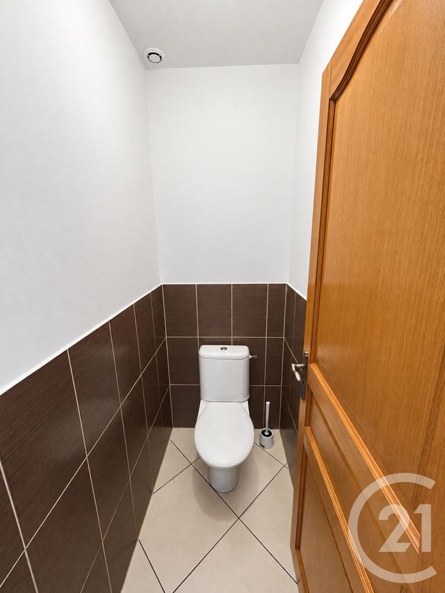 Appartement Duplex à louer - 3 pièces - 76.0 m2 - MANDRES LES ROSES - 94 - ILE-DE-FRANCE - Century 21 Marques Calmettes