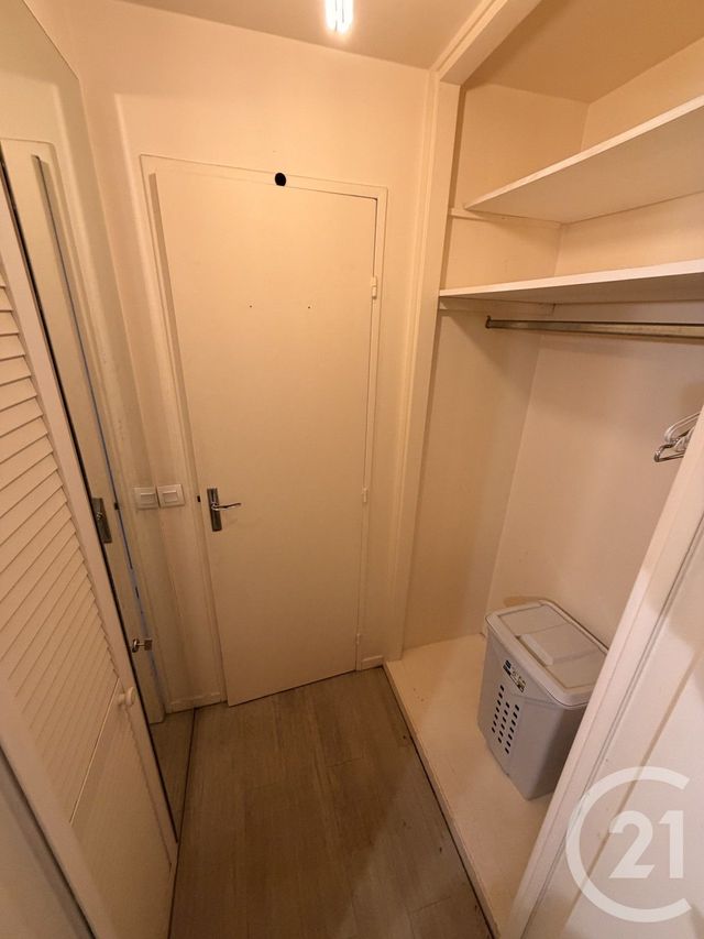 Appartement F1 à louer - 1 pièce - 35.0 m2 - NOISY LE GRAND - 93 - ILE-DE-FRANCE - Century 21 Marques Calmettes