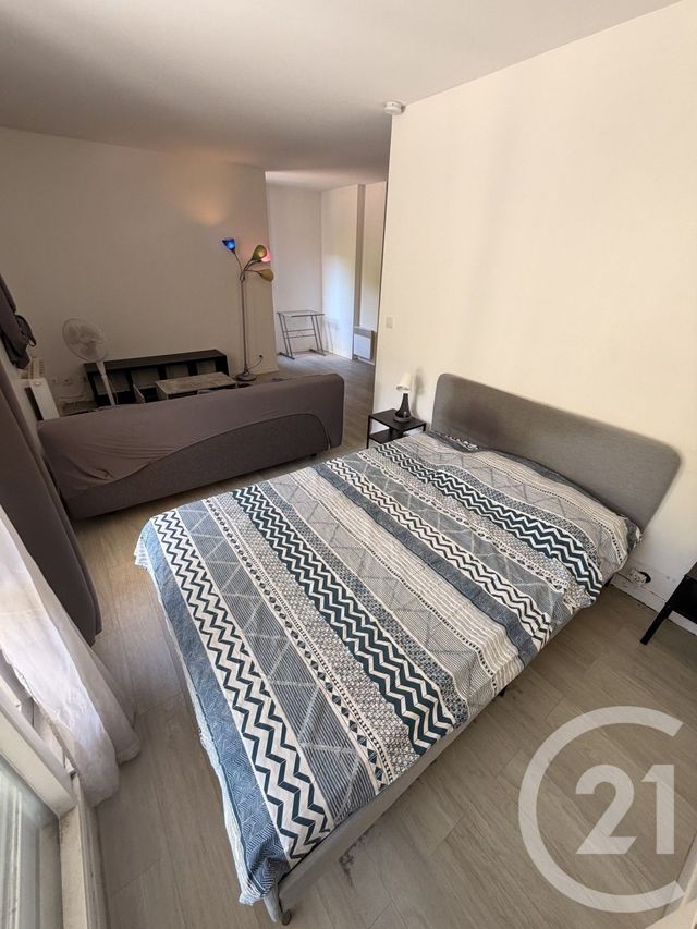 Appartement F1 à louer - 1 pièce - 35.0 m2 - NOISY LE GRAND - 93 - ILE-DE-FRANCE - Century 21 Marques Calmettes