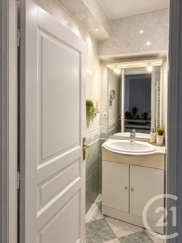 Appartement F2 à louer - 2 pièces - 30.0 m2 - PONTAULT COMBAULT - 77 - ILE-DE-FRANCE - Century 21 Marques Calmettes