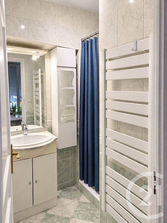Appartement F2 à louer - 2 pièces - 30.0 m2 - PONTAULT COMBAULT - 77 - ILE-DE-FRANCE - Century 21 Marques Calmettes