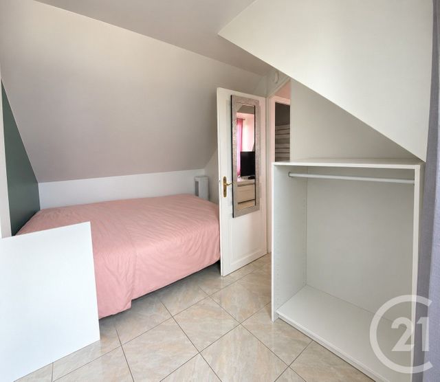 Appartement F2 à louer - 2 pièces - 30.0 m2 - PONTAULT COMBAULT - 77 - ILE-DE-FRANCE - Century 21 Marques Calmettes
