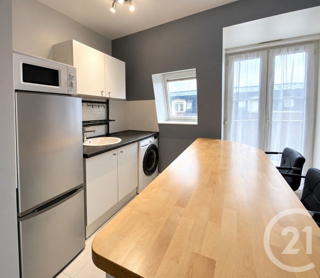 Appartement F2 à louer - 2 pièces - 30.0 m2 - PONTAULT COMBAULT - 77 - ILE-DE-FRANCE - Century 21 Marques Calmettes