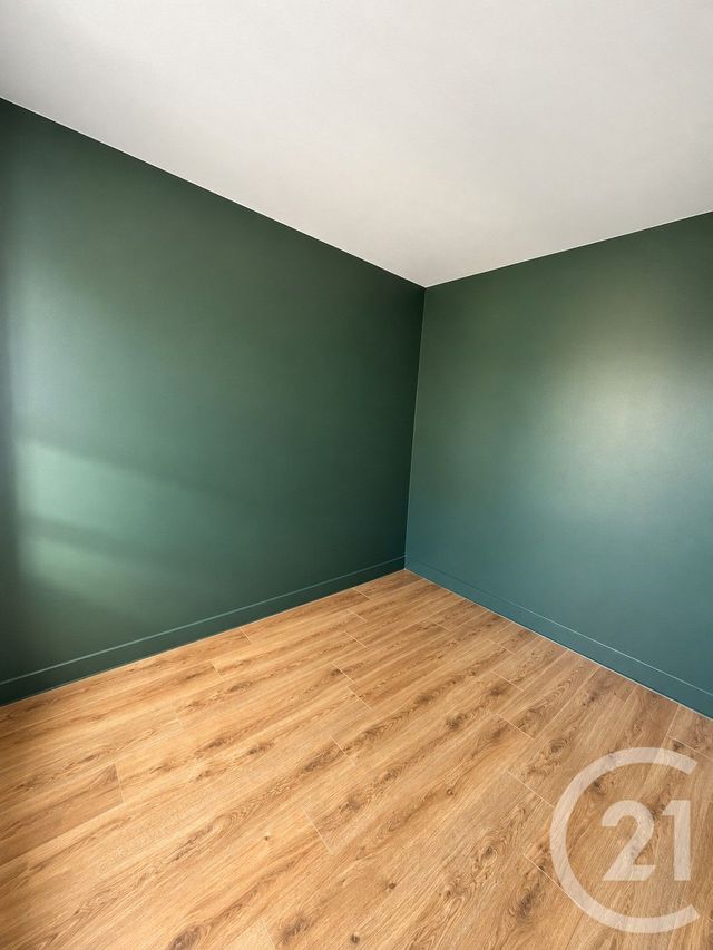 Appartement F2 à louer - 2 pièces - 30.0 m2 - PONTAULT COMBAULT - 77 - ILE-DE-FRANCE - Century 21 Marques Calmettes