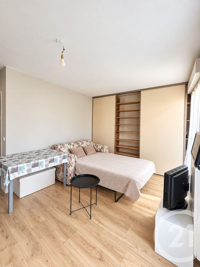 Appartement F2 à louer - 2 pièces - 30.0 m2 - PONTAULT COMBAULT - 77 - ILE-DE-FRANCE - Century 21 Marques Calmettes