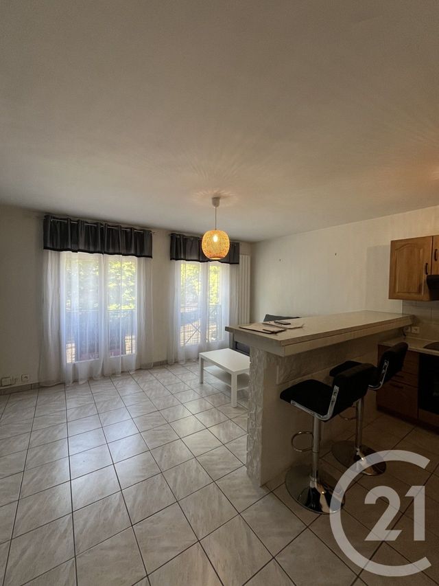 Appartement Studio à louer - 1 pièce - 30.0 m2 - OZOIR LA FERRIERE - 77 - ILE-DE-FRANCE - Century 21 Marques Calmettes