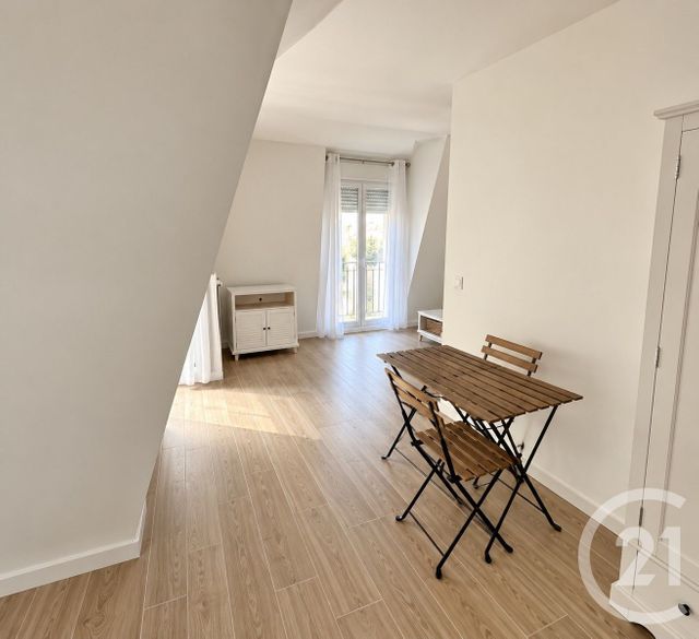 Appartement F1 à louer - 1 pièce - 28.0 m2 - CHELLES - 77 - ILE-DE-FRANCE - Century 21 Marques Calmettes
