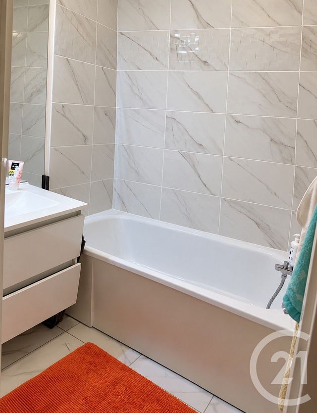 Appartement F3 à louer - 3 pièces - 70.0 m2 - NEUILLY SUR MARNE - 93 - ILE-DE-FRANCE - Century 21 Marques Calmettes